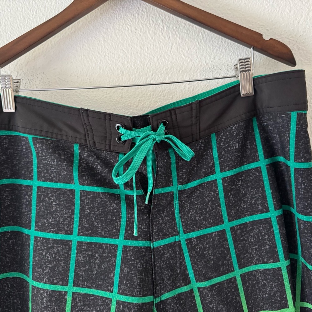 Old Navy California Board Short 38 Plaid Grid Ombre Surfcore Streetwear Festival - Picture 4 of 11